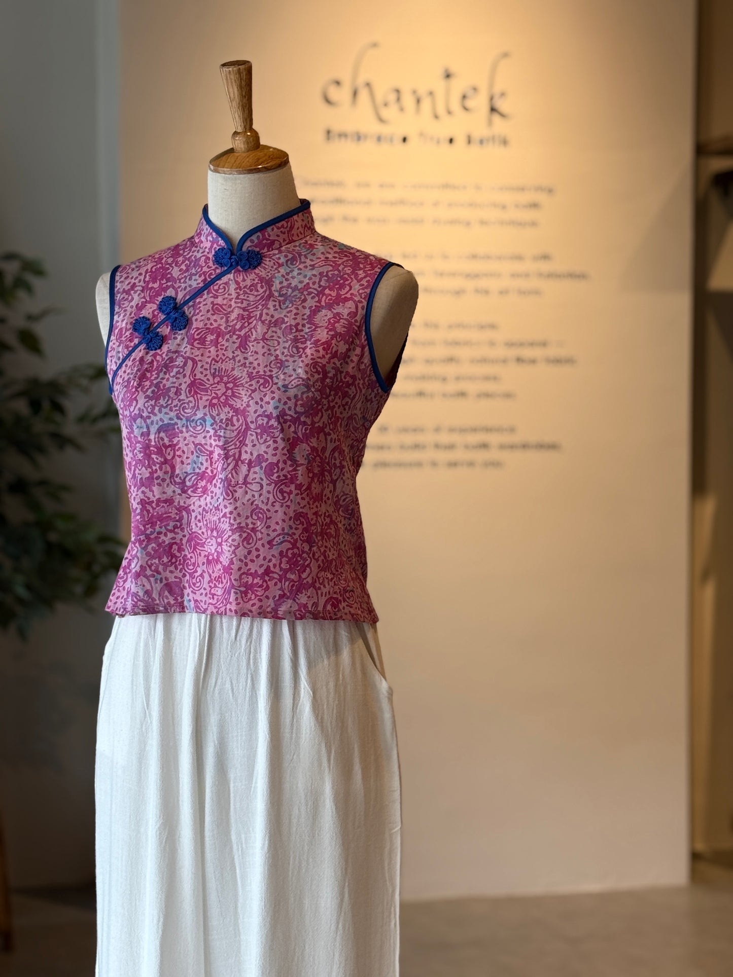 Sleeveless Qipao Top 01