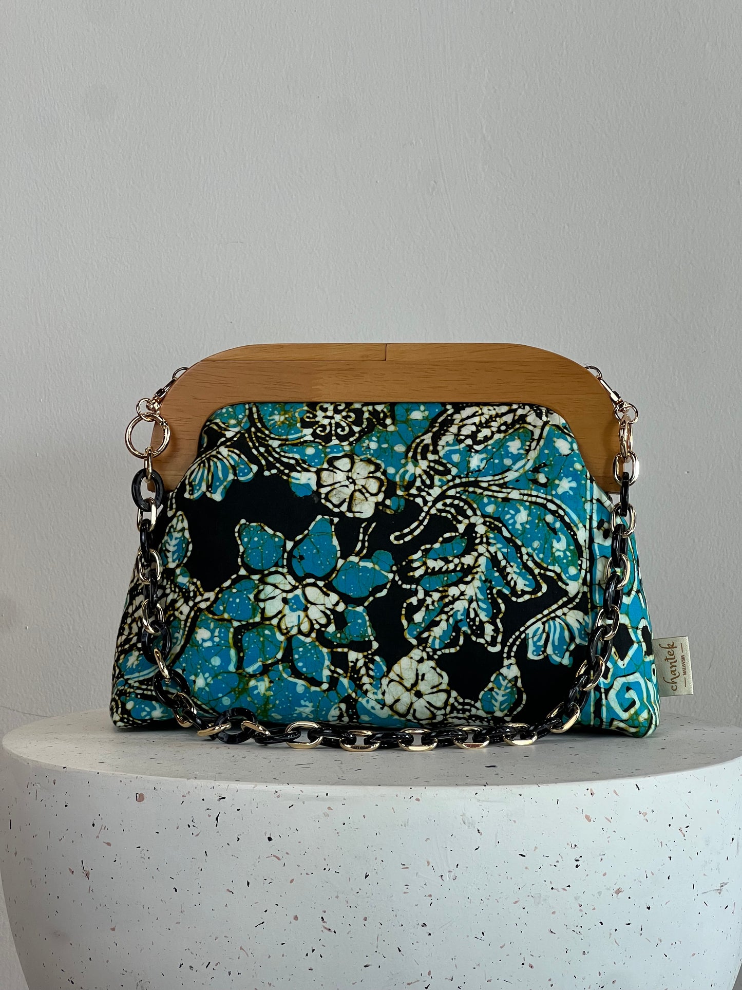 Wooden Frame Kisslock Sling Bag (Medium) - 01