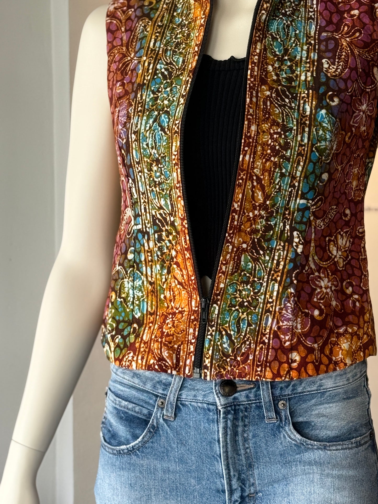 Miki Vest 04