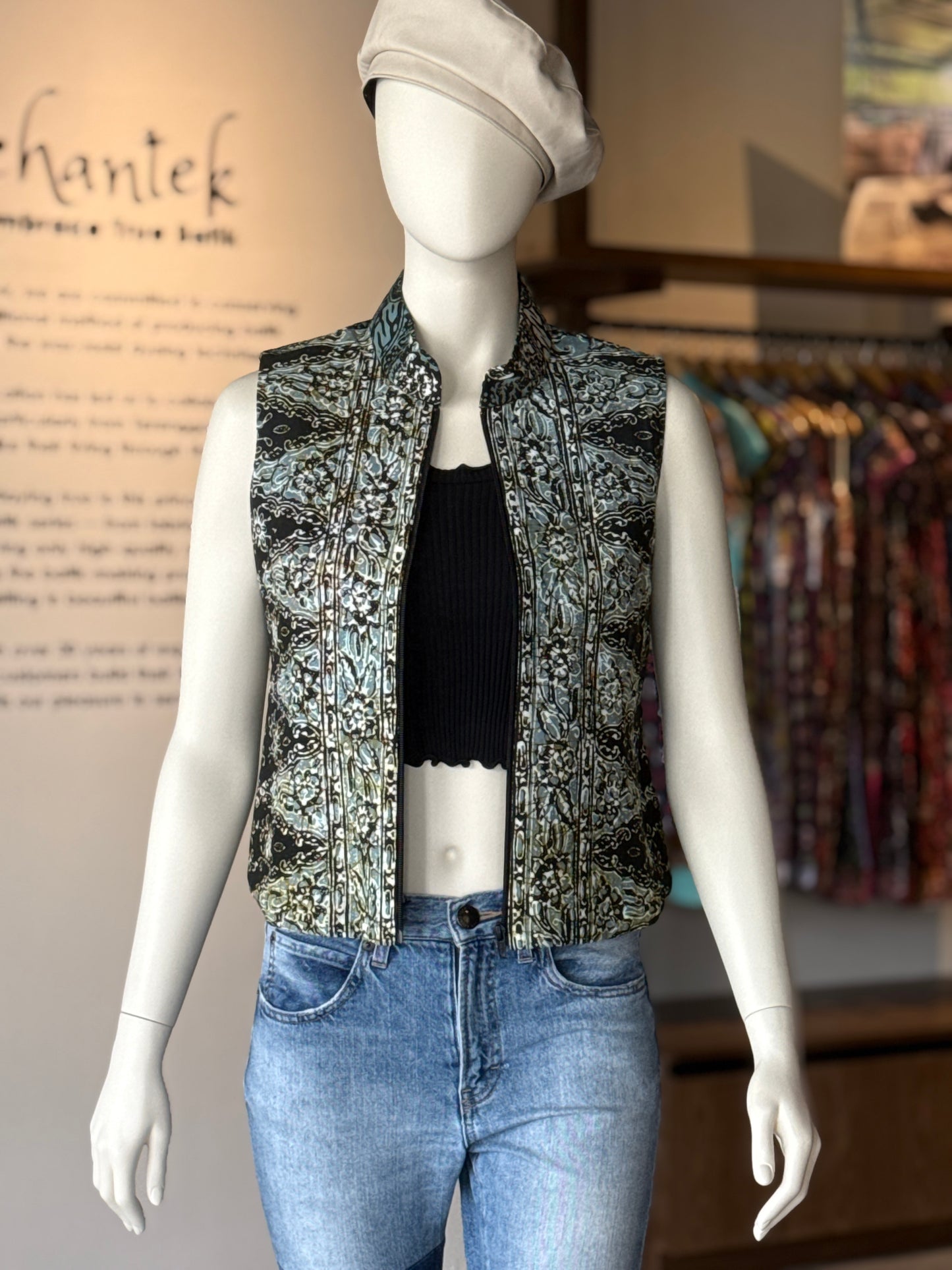 Miki Vest 19