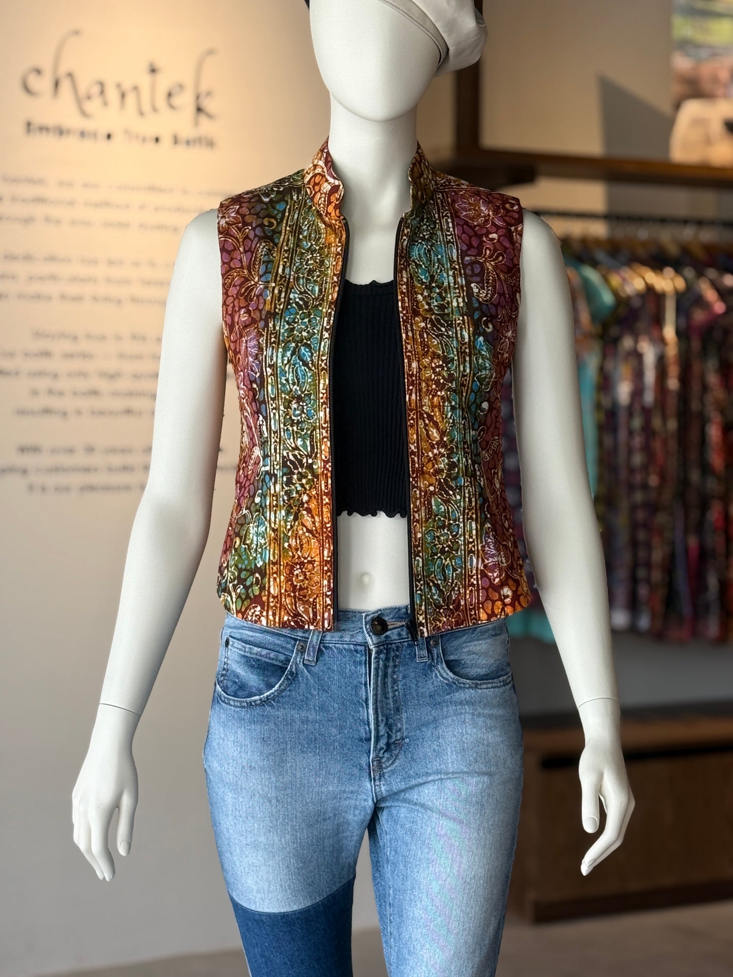 Miki Vest 04