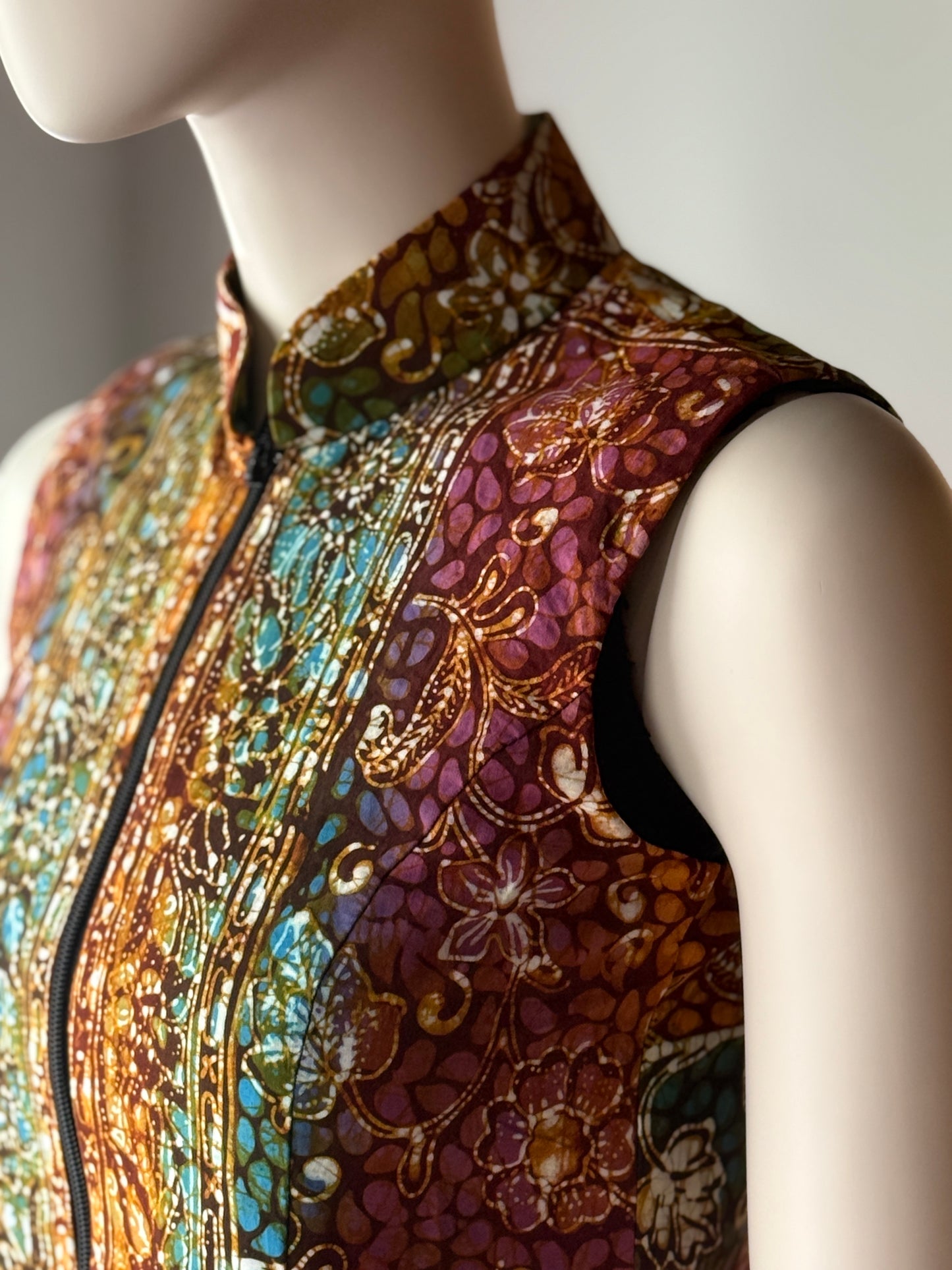 Miki Vest 04