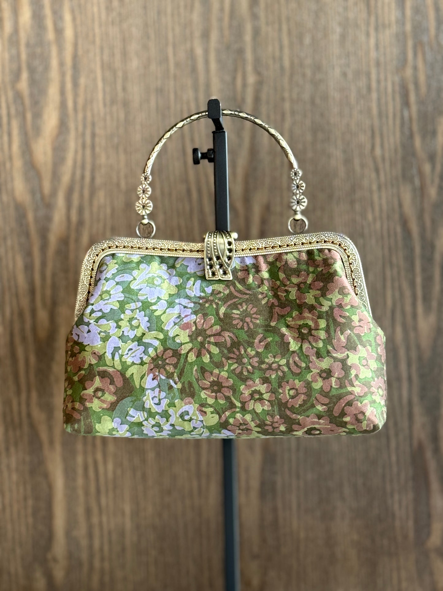 Metal Frame Kiss Lock Bag 11