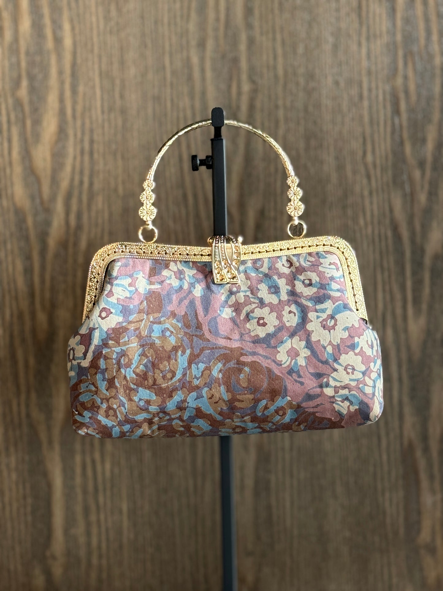 Metal Frame Kiss Lock Bag 14
