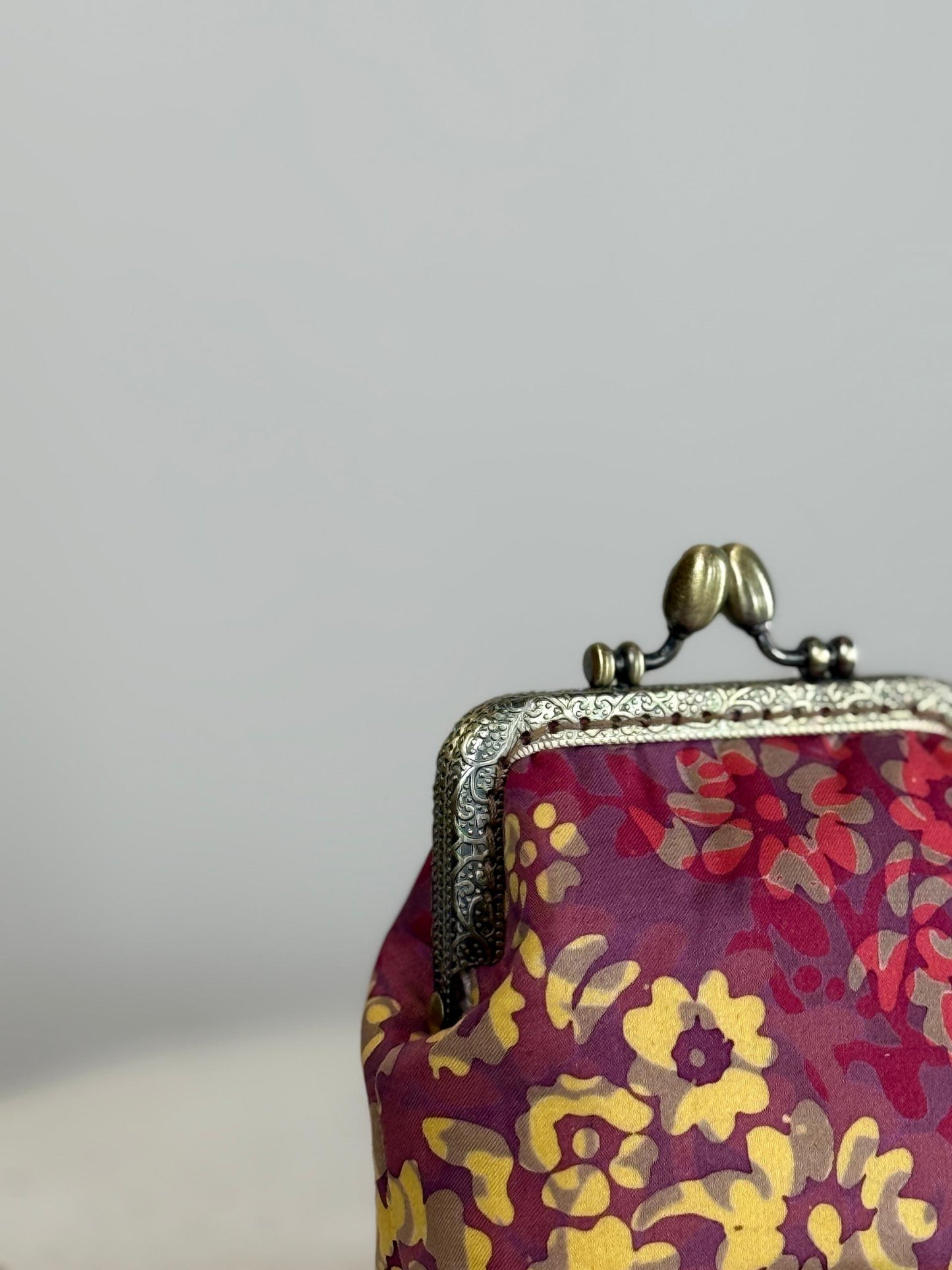 Kiss Lock Coin Pouch 02