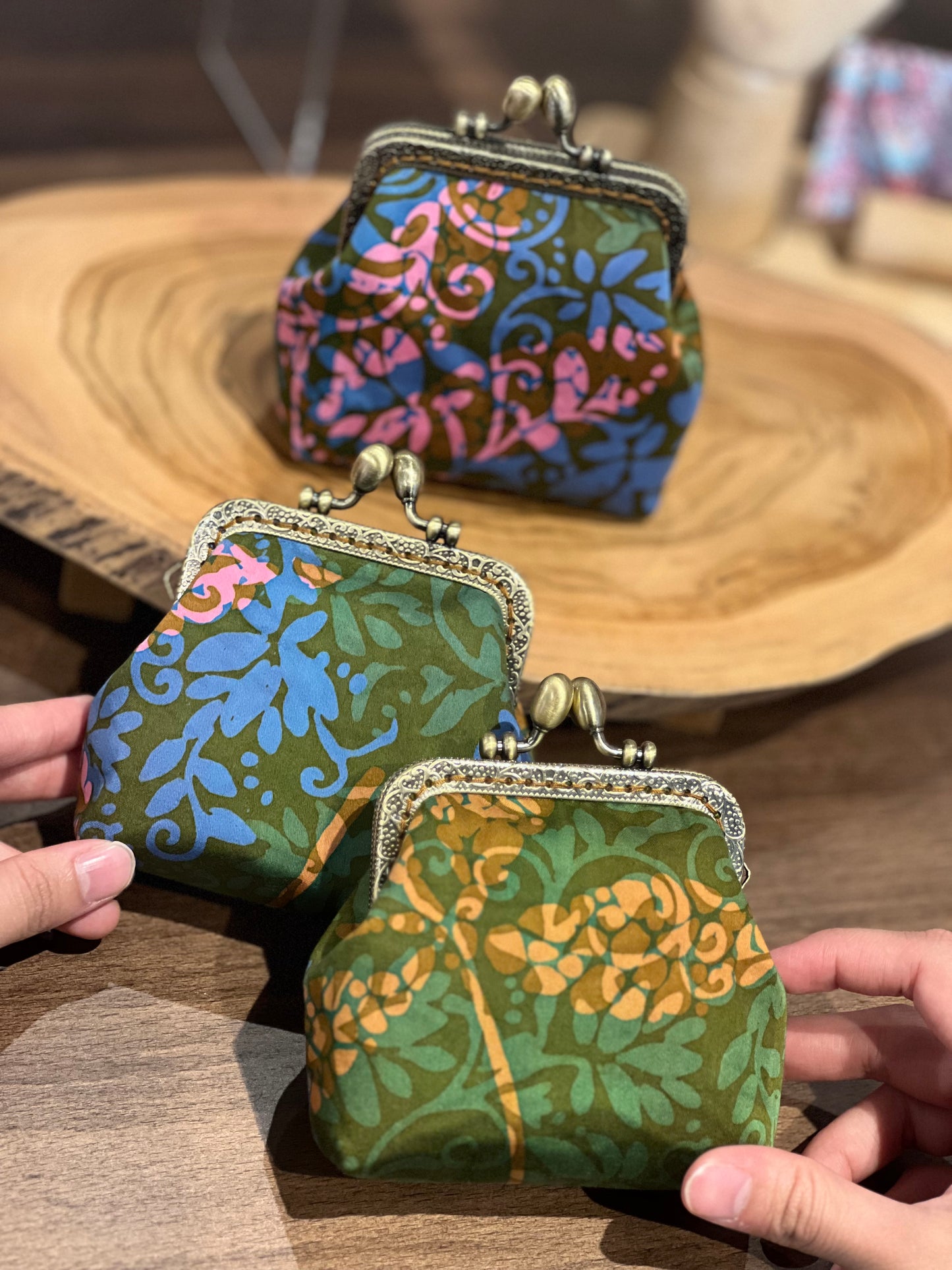 Kiss Lock Coin Pouch 15