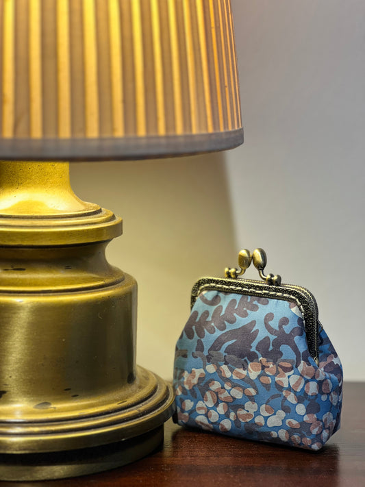 Kiss Lock Coin Pouch 04