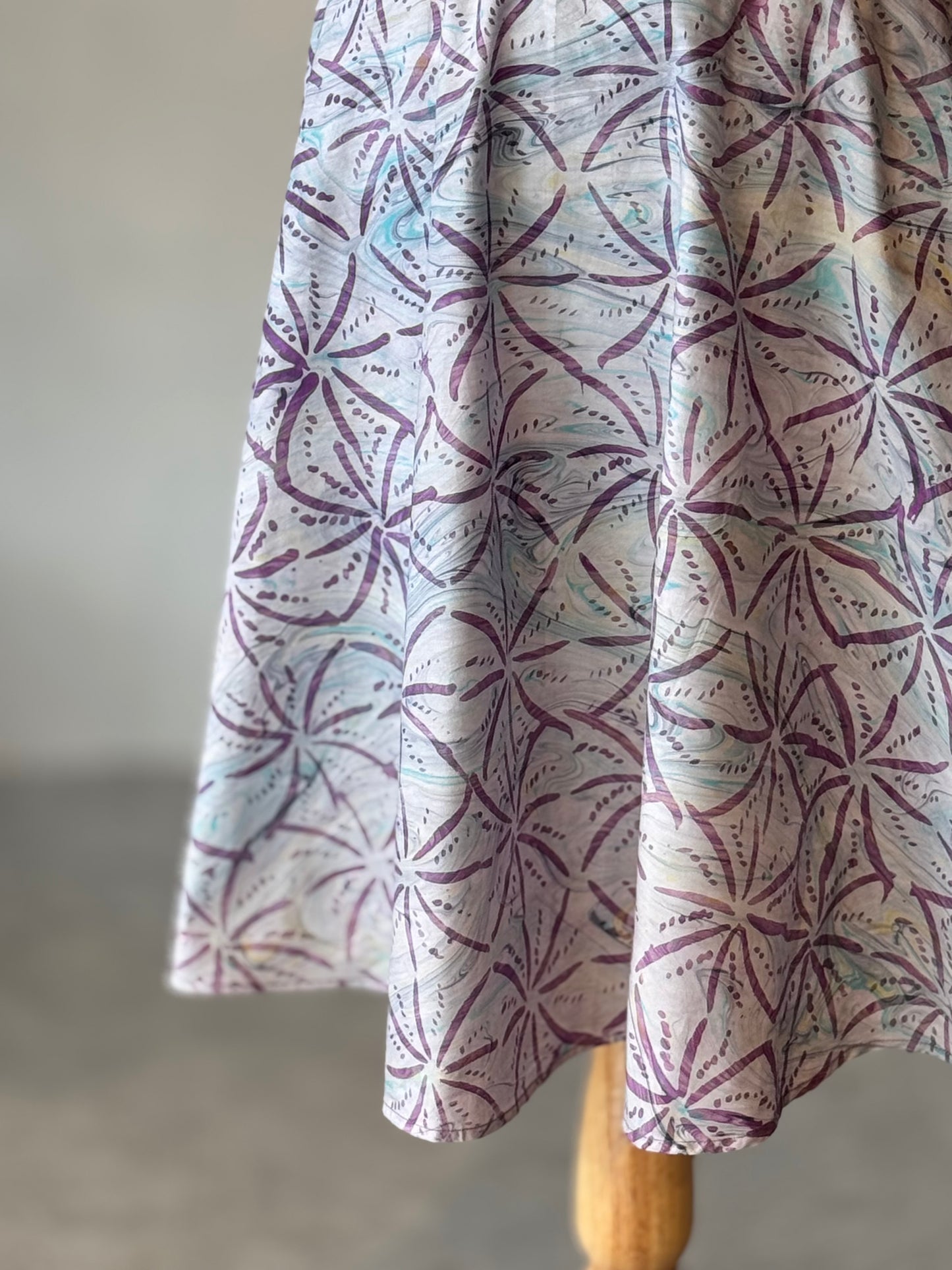 Ayu Lady Midi Wavy Skirt 02