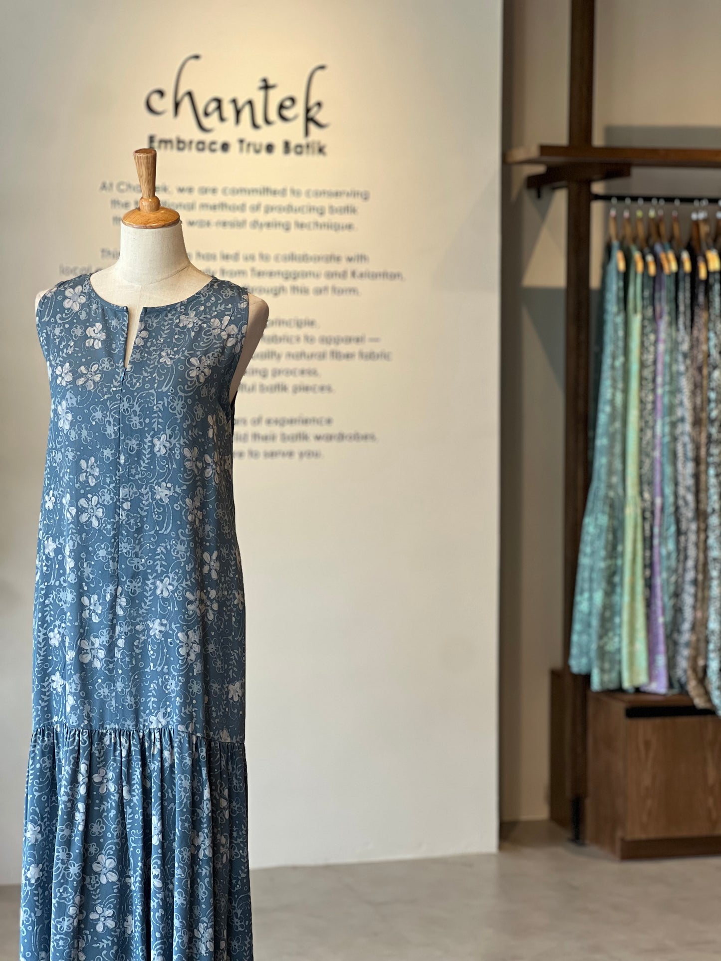 Lyna Maxi Dress Exclusive 60