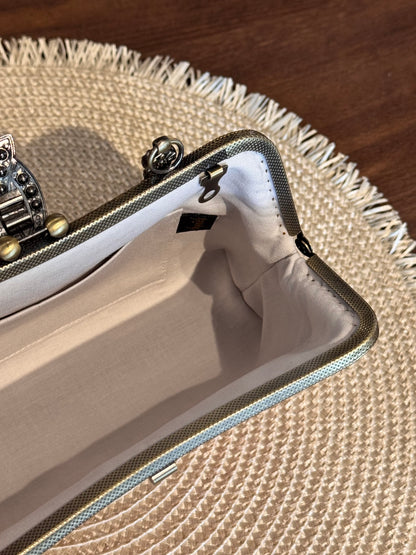 Metal Frame Kiss Lock Bag 04