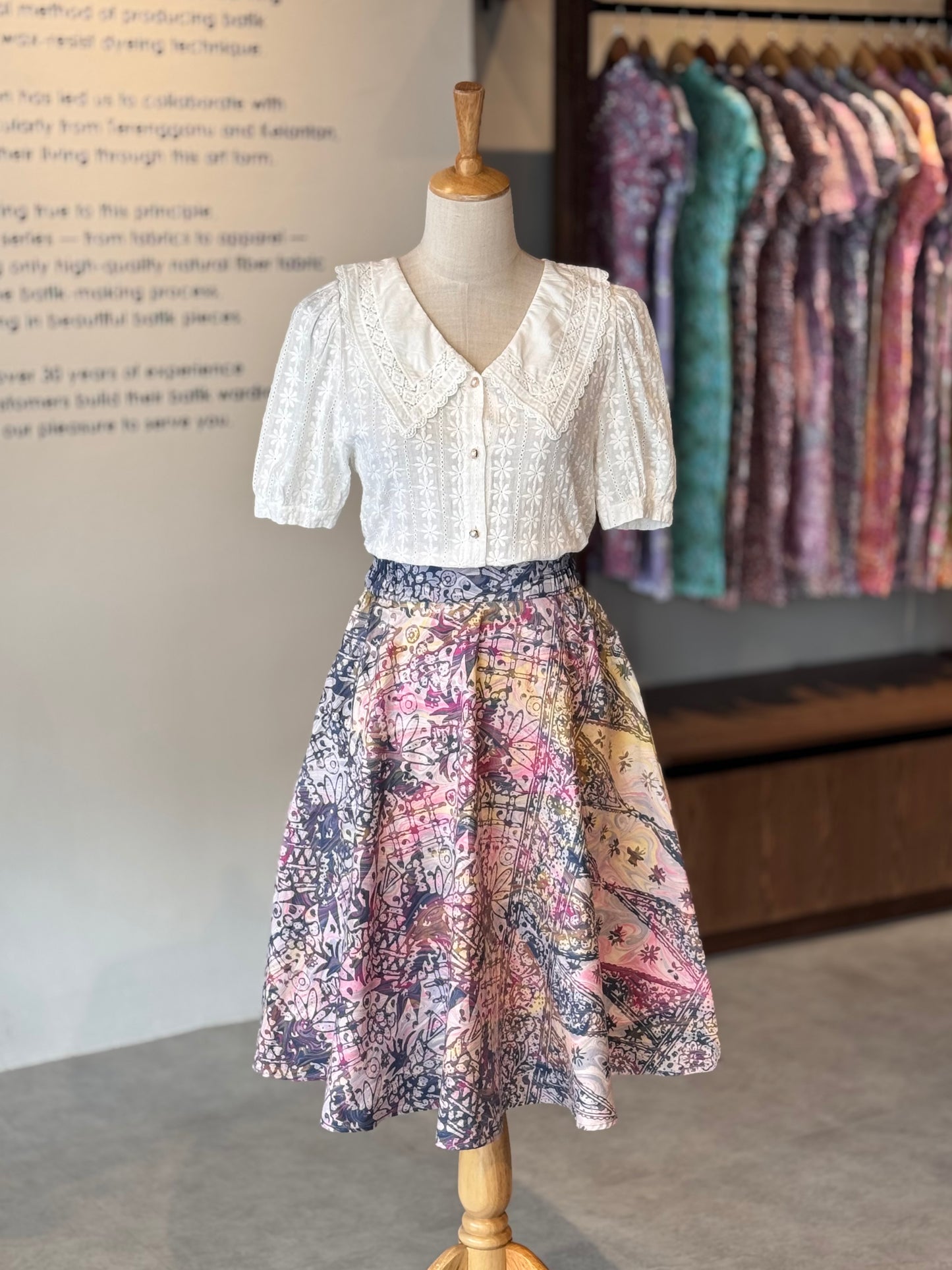 Ayu Lady Midi Wavy Skirt 01