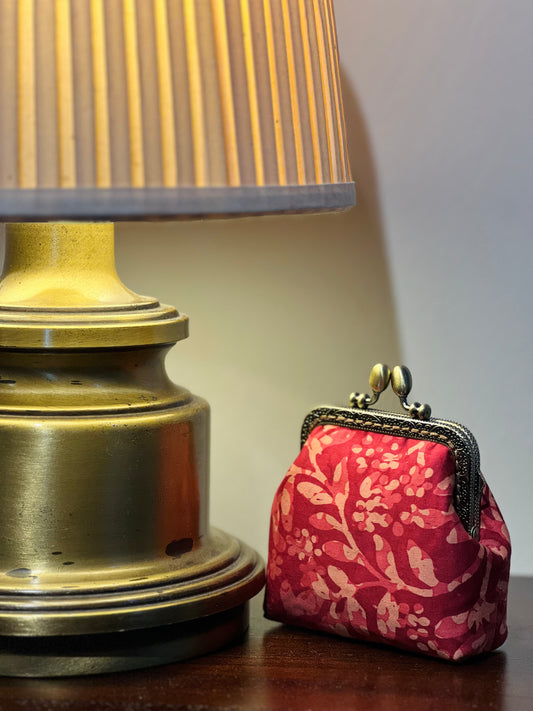 Kiss Lock Coin Pouch 02