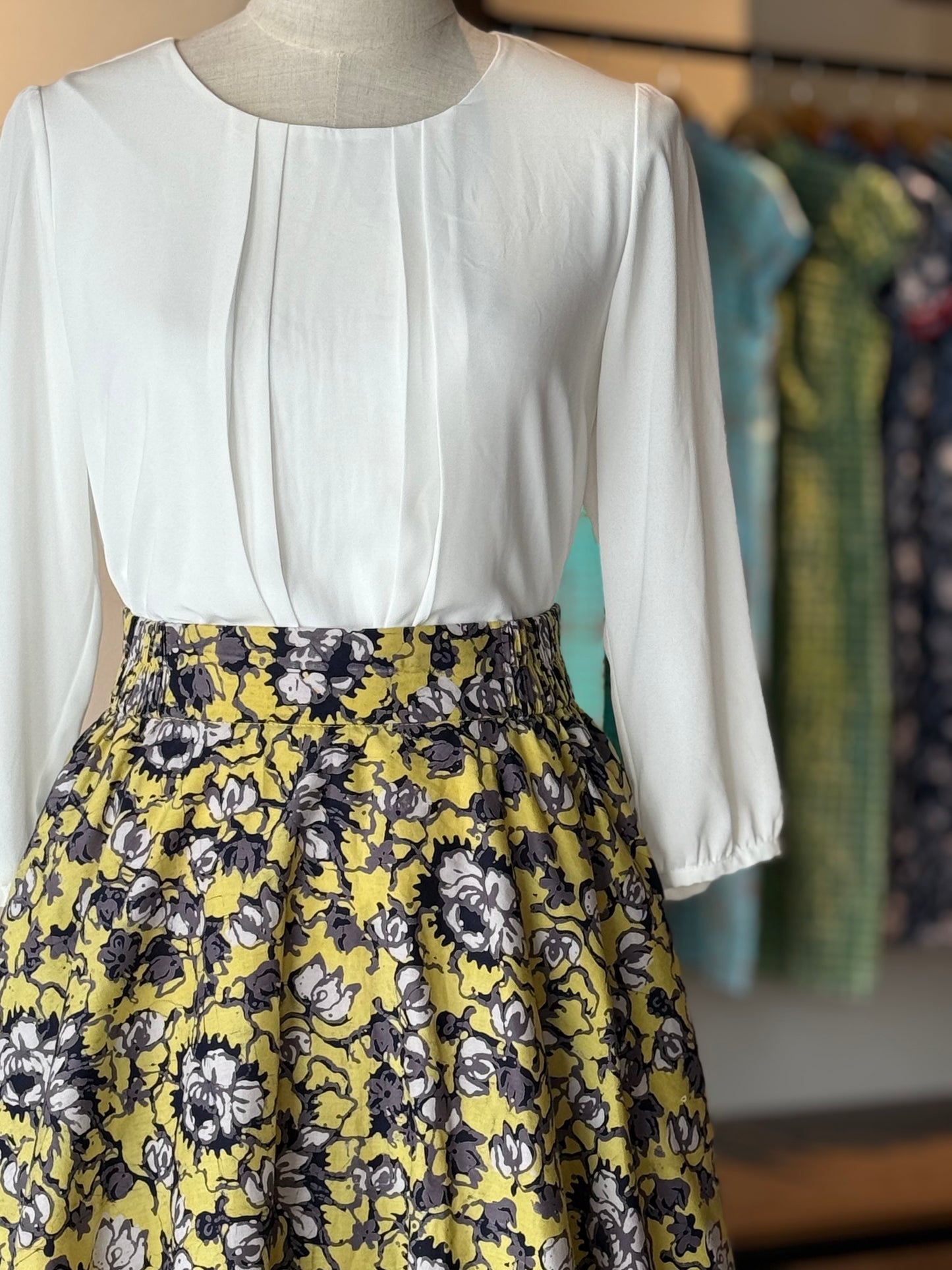 Ayu Lady Midi Wavy Skirt 04