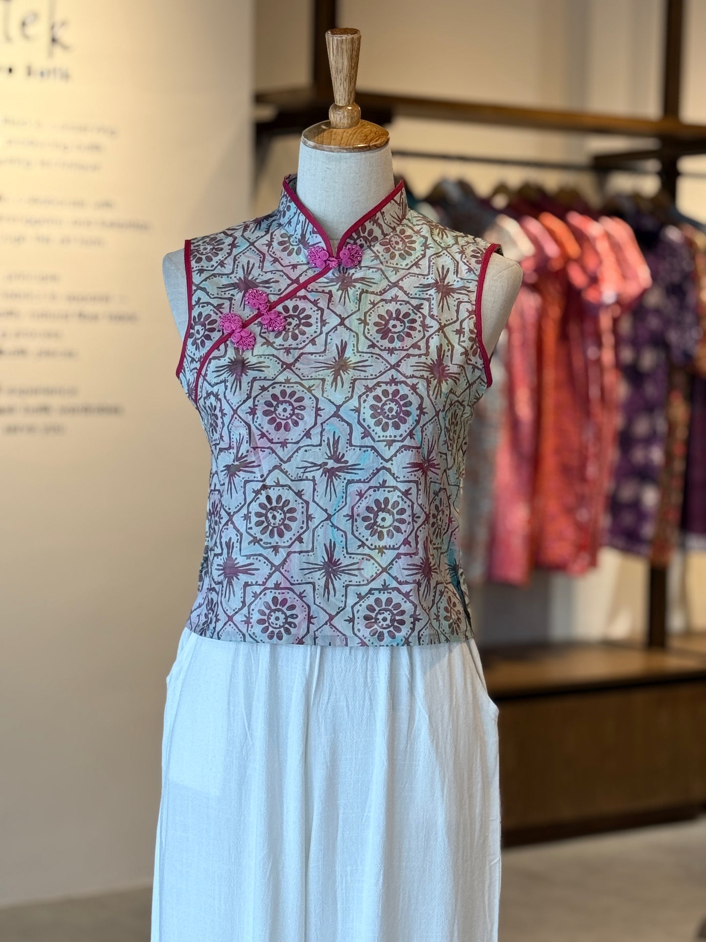 Sleeveless Qipao Top 04