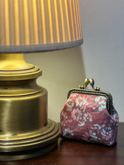 Kiss Lock Coin Pouch 09