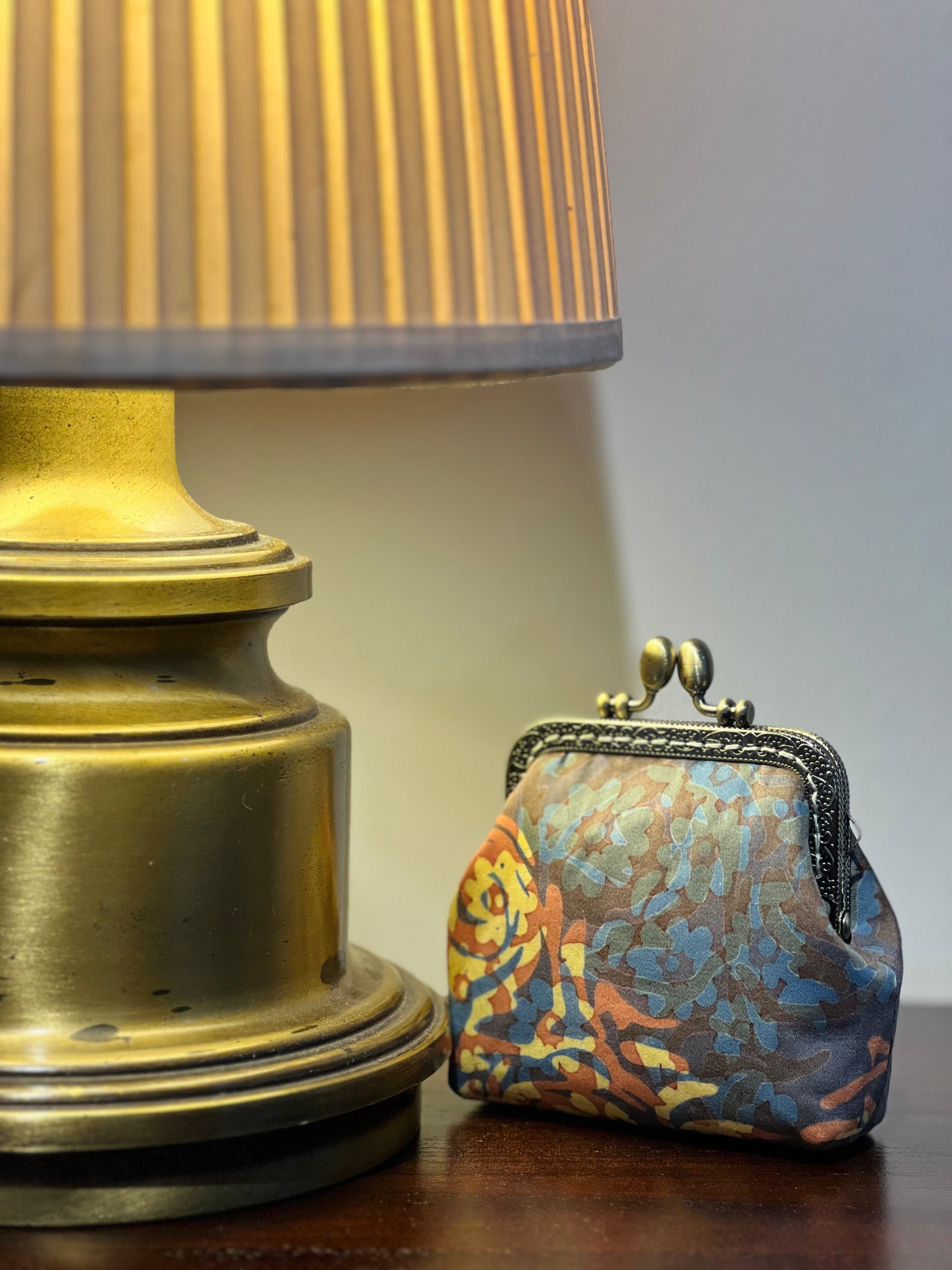 Kiss Lock Coin Pouch 06