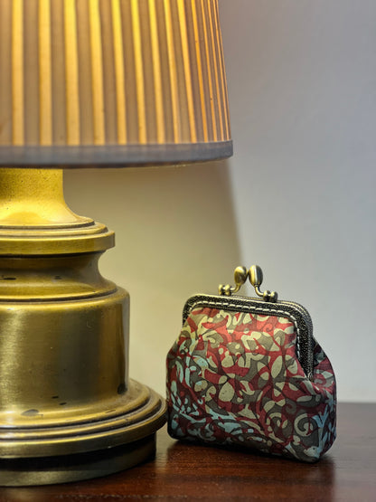 Kiss Lock Coin Pouch 05