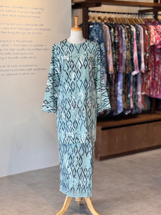 Baju Kurung Suraya - 13