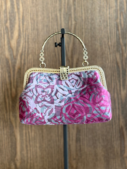 Metal Frame Kiss Lock Bag 01