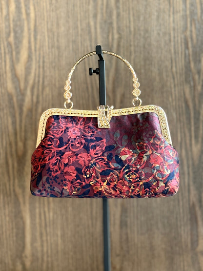 Metal Frame Kiss Lock Bag 10