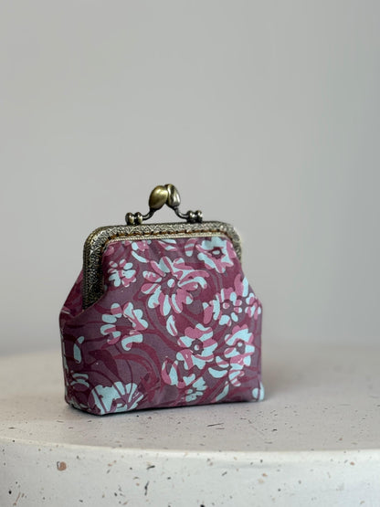 Kiss Lock Coin Pouch 03