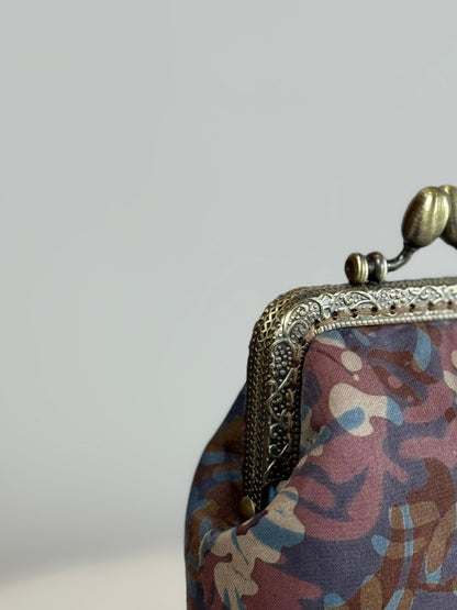 Kiss Lock Coin Pouch 04